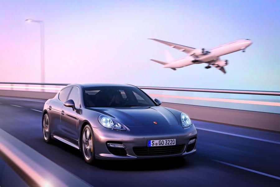  Porsche Panamera Turbo S 2011 года  (фото 42 из 51)